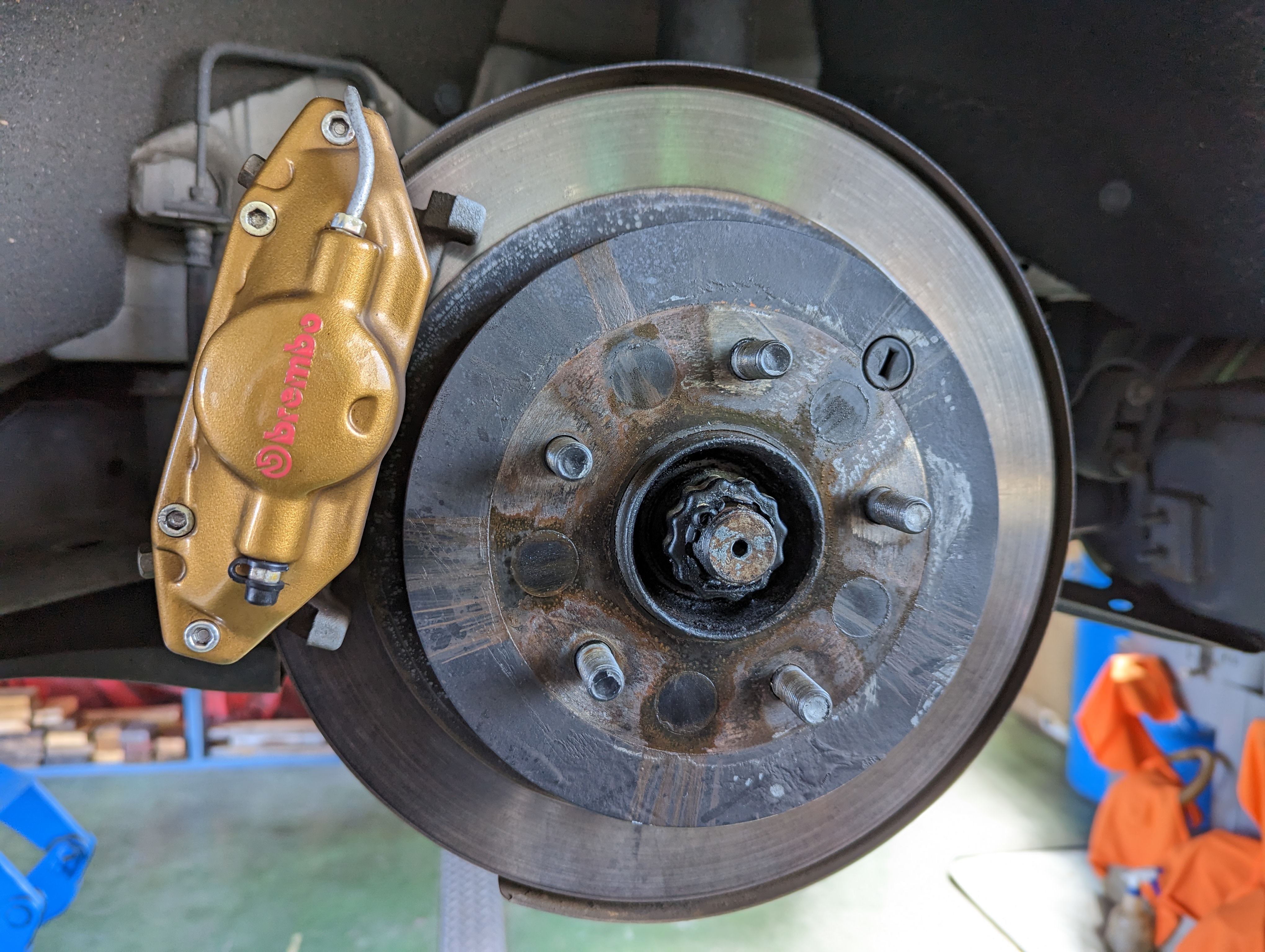 フーガ、スカイラインV36にアケボノキャリパー移植、オーバーホールOH