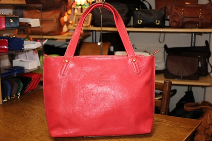 Dakota ダコタ 背ファスナー ロゴ入り キューブ A4トートバッグ