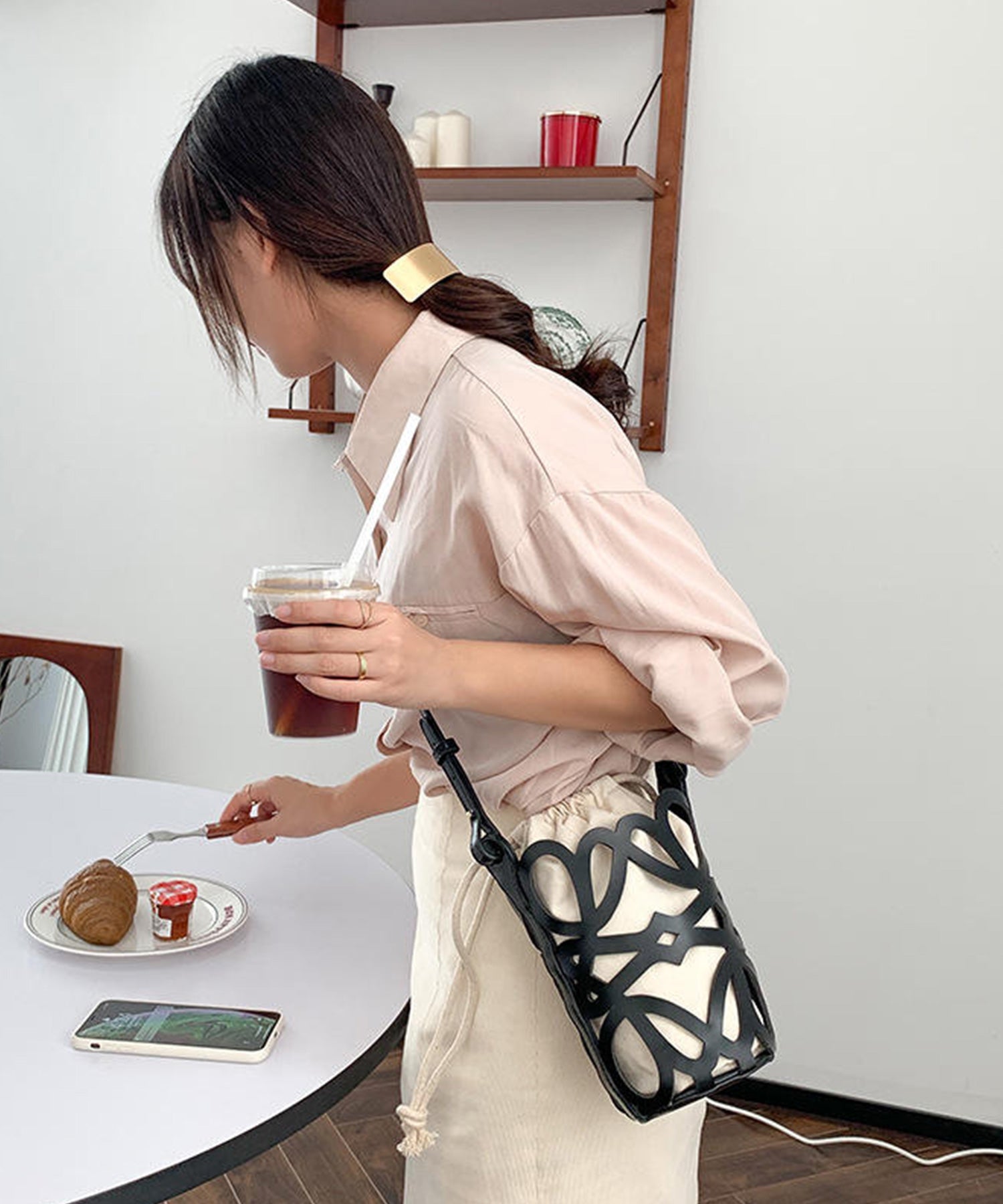 高見えPUレザーミニ巾着バッグdsb0013 ブラック – [公式]DRESS+