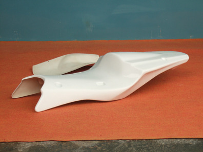 CBR1000RRレースシートカウル KDCサービス ケイディーシーサービス シートカウル カラー：白ゲル