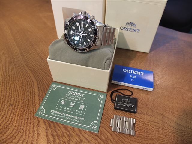 オリエント クロノグラフ クォーツ TT11-C0-B ｜ 希少なブランド時計の