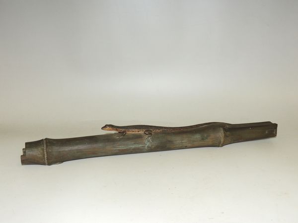 東京都世田谷区羽根木にて唐木花台、ブロンズ、香炉、宮本理三郎の木彫