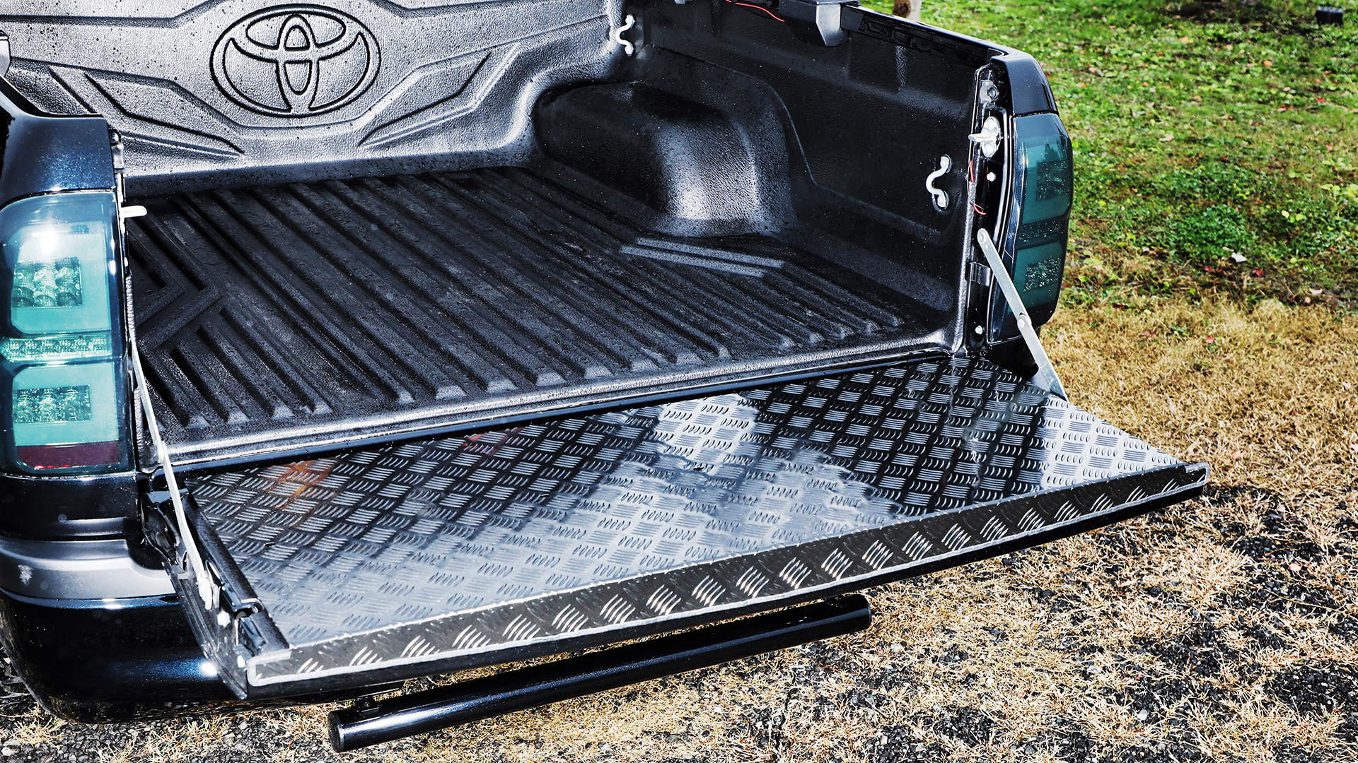 LIMITED CHITOSE」高い実用性と優れたデザイン性を持つ誇り高きメイド