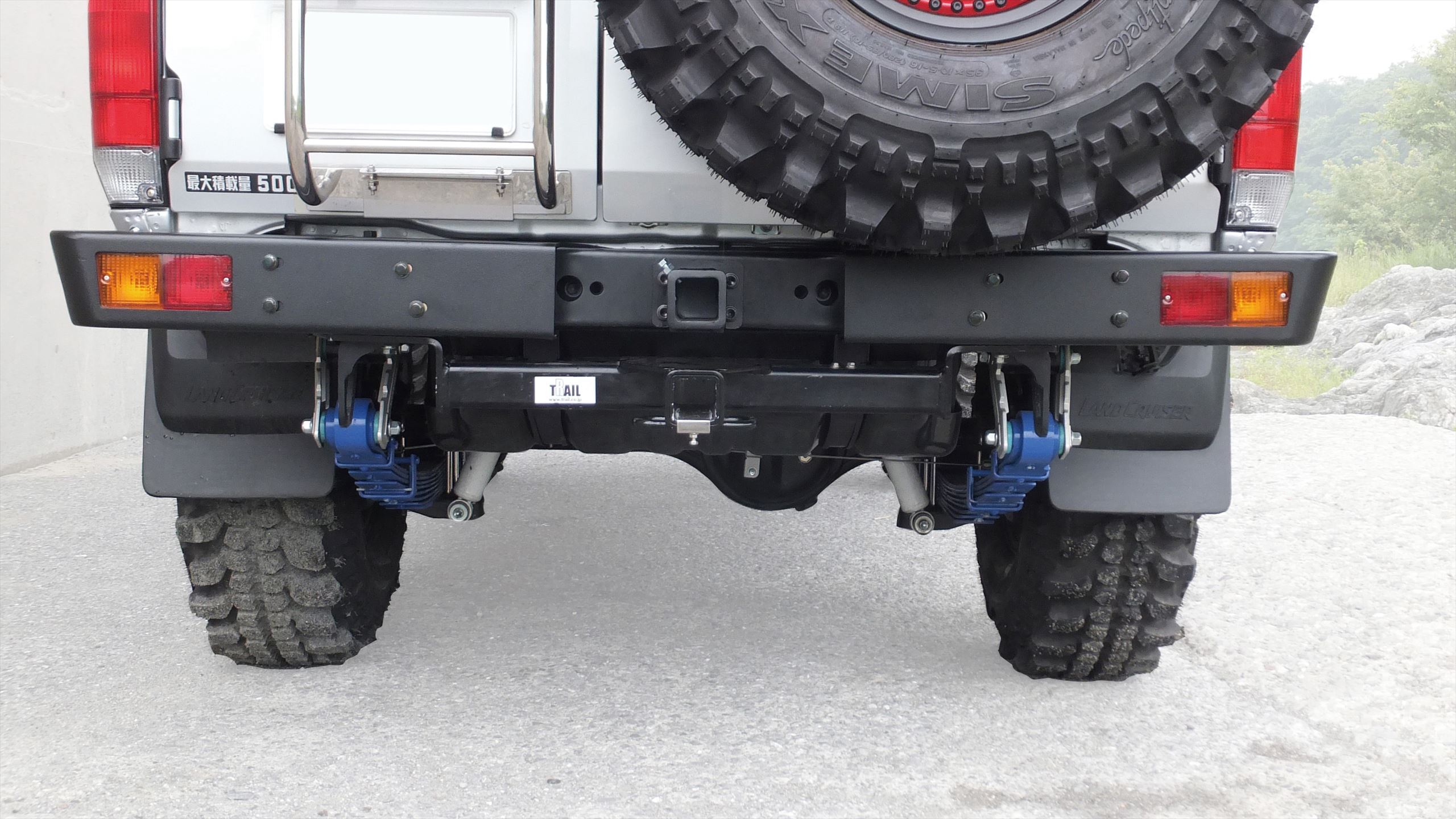 TRAIL】ランクル70の再々販モデル用フロントバンパーも登場間近！車検