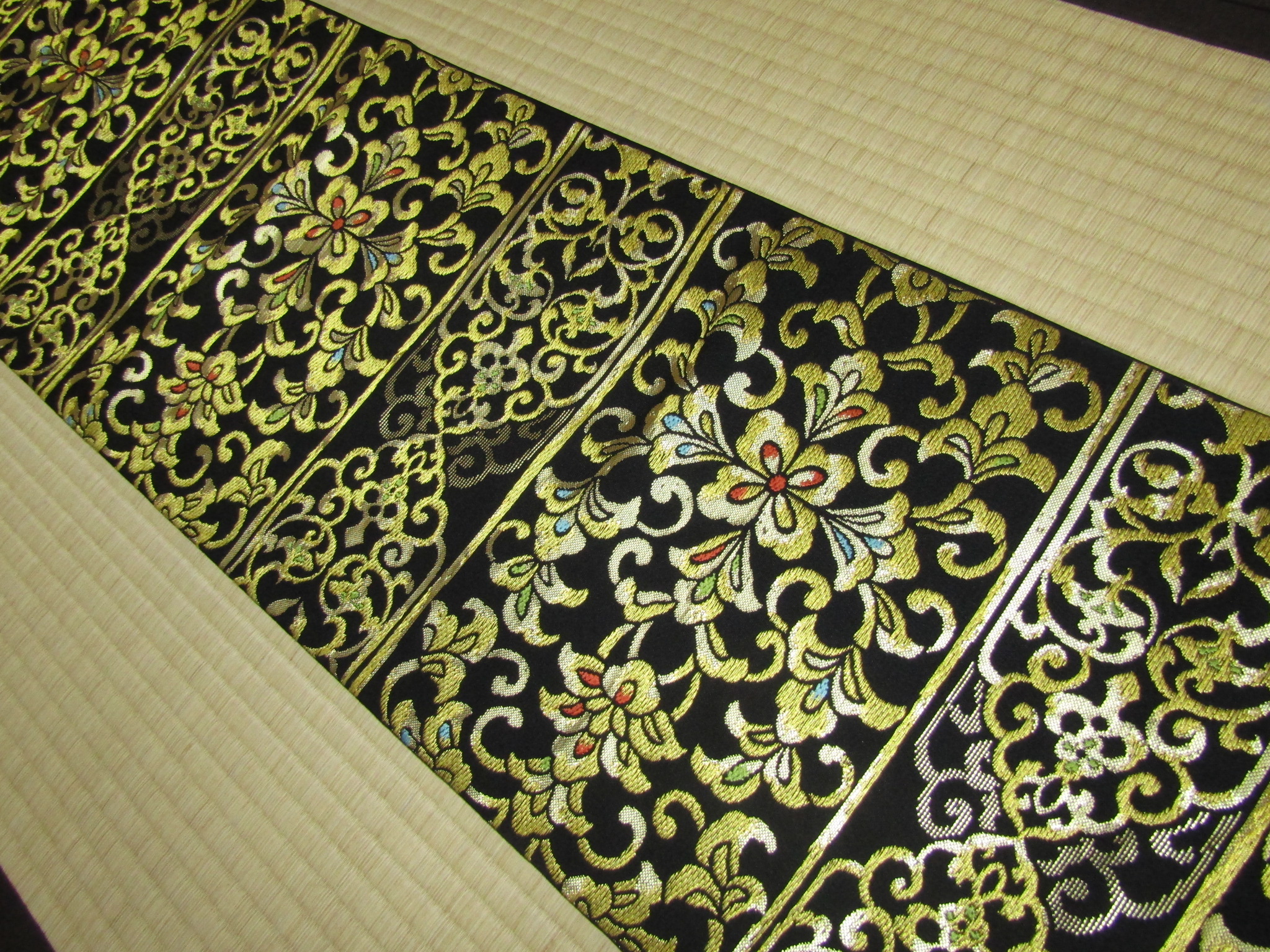 龍村の帯文様で見る正倉院（3） 透彫栄華文 ｜ バイク呉服屋の忙しい日々