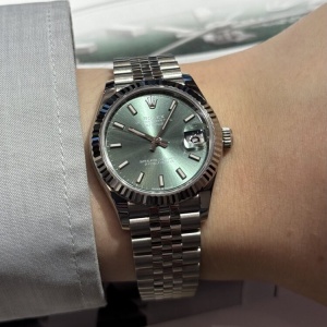 洗練と個性が共存する、ミントグリーンの美しさ ｜ ロレックス【Q-Snap】