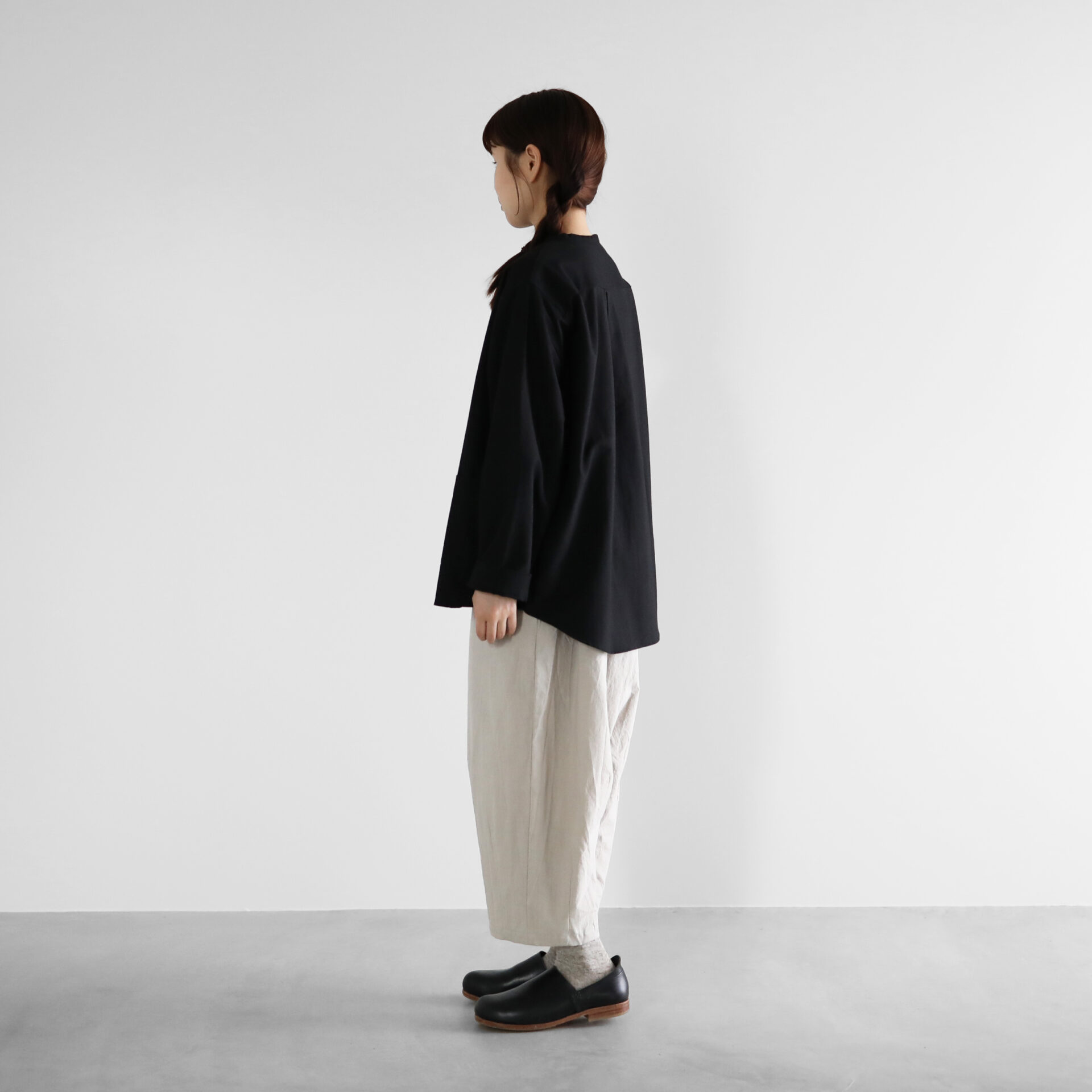 スヴィンオックスフォードノーカラーシャツジャケット（ブラック