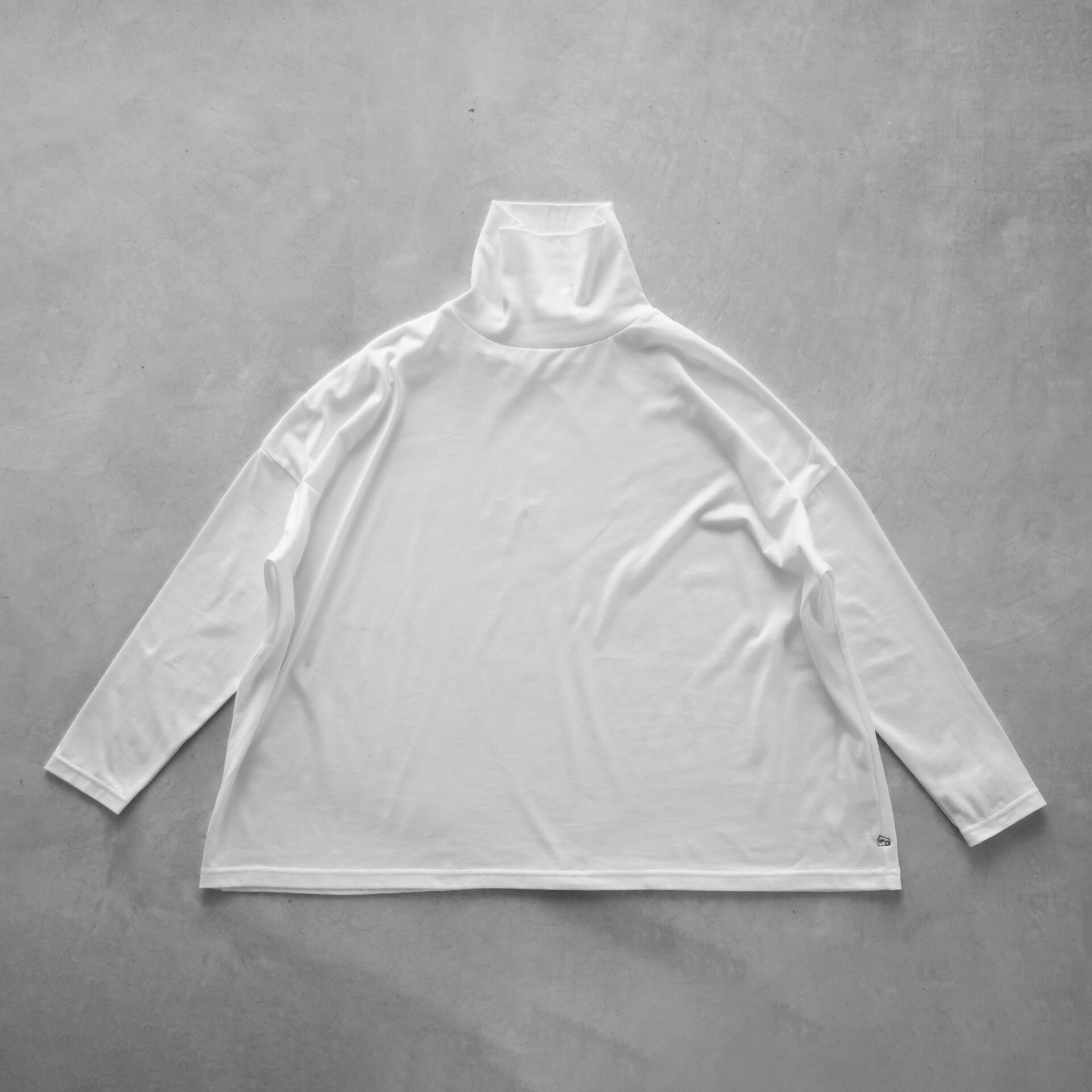 HUIS in house］SUVIN COTTON長袖スクエアワイドタートルカットソー