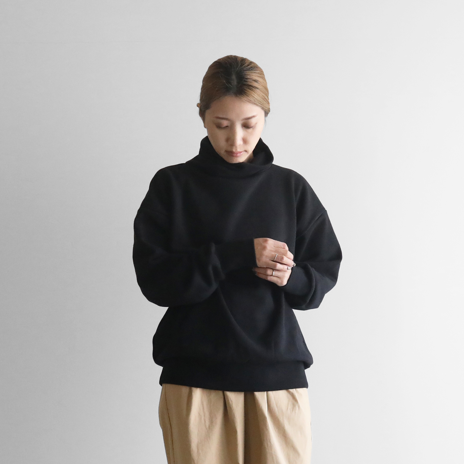 HUIS in house］SUVINスウェットタートルプルオーバー SW203をリリース