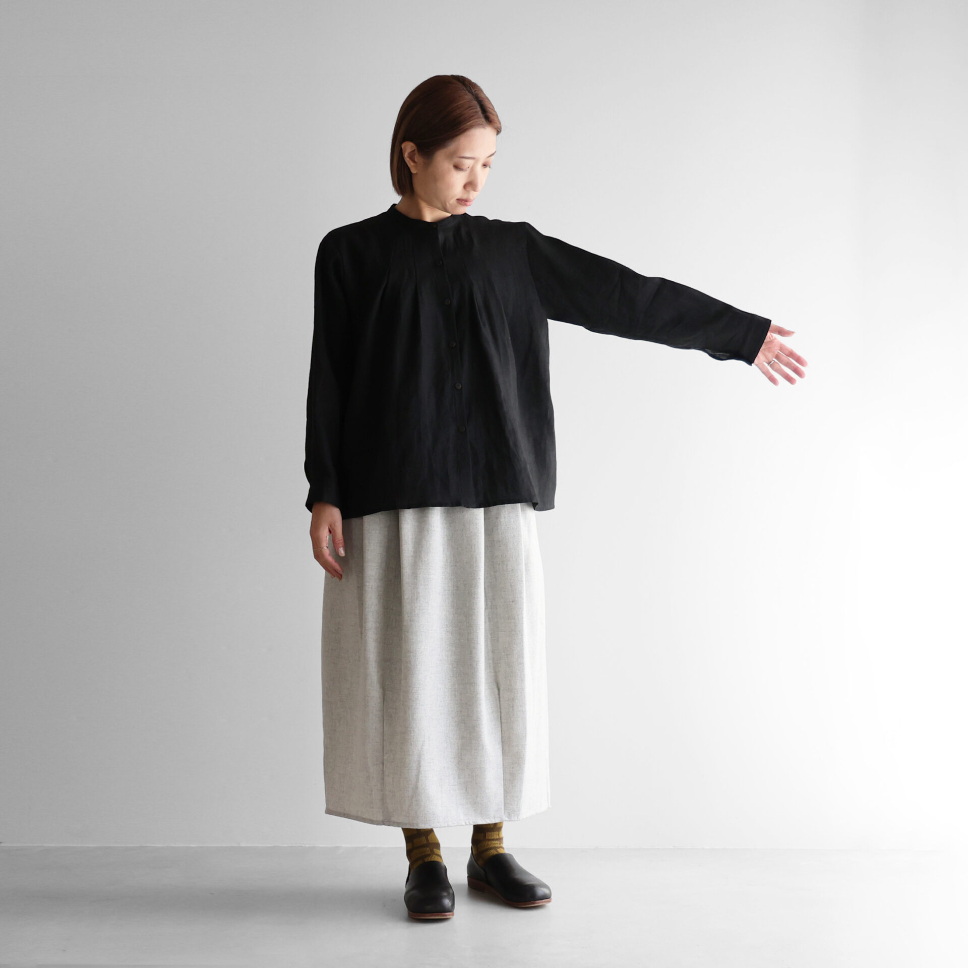 シャトルリネンタックブラウス U113をリリースしました／ – HUIS