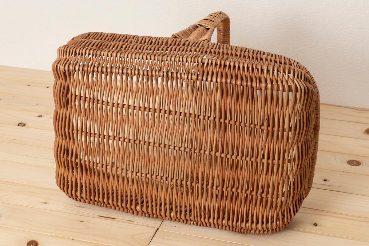 ポーランドのむきやなぎで編まれた、横長の浅型かご – 市川籠店