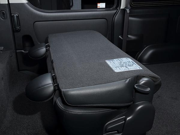 ハイエース S-GL用 セカンドシートバックパネルを販売中。 カスタム