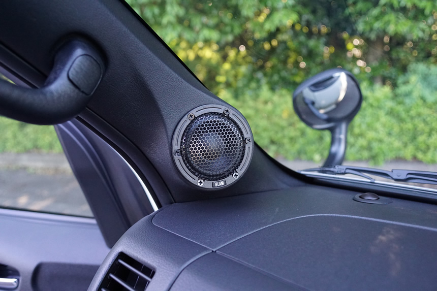 ハイエース Aピラー用 フルレンジスピーカーキットを販売。 カスタム