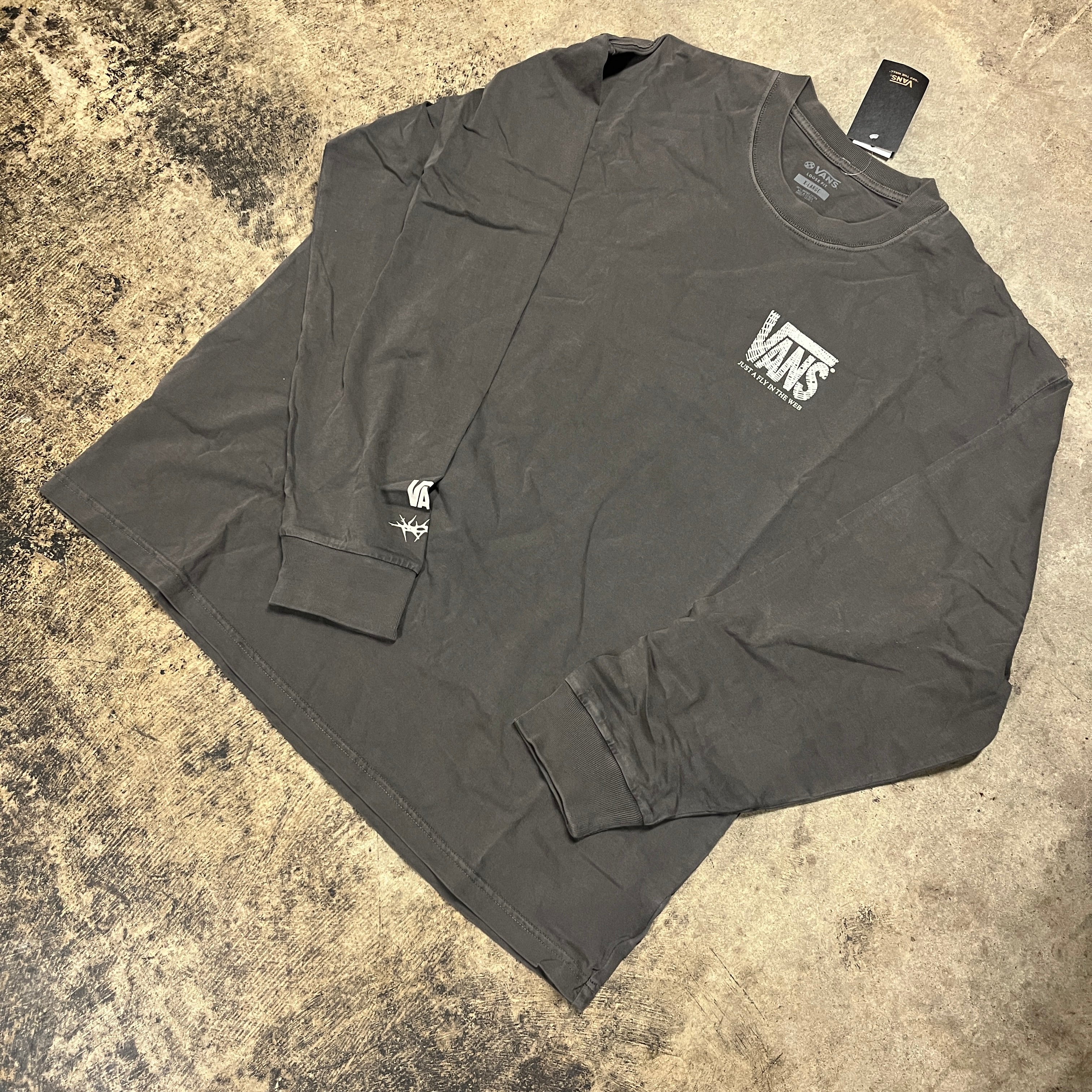 VANS MTE FLY IN THE WEB LONGSLEEVE TSHIRT – 3rd Lair