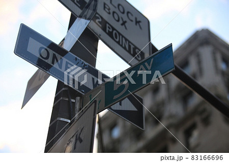 標識 ニューヨーク new york 道路標識の写真素材 - PIXTA
