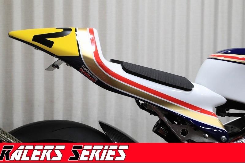 シートカウル ストリートタイプ FRP製 [ 黒ゲル ] MC21・28 【 Racers