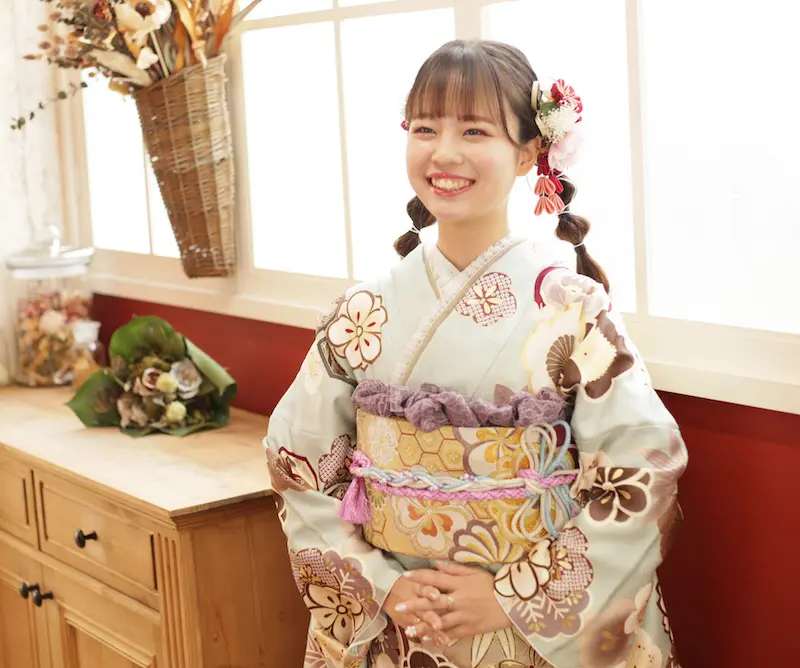 千葉県・谷屋の2022年振袖トレンドまとめ】アースカラーの成人式振袖