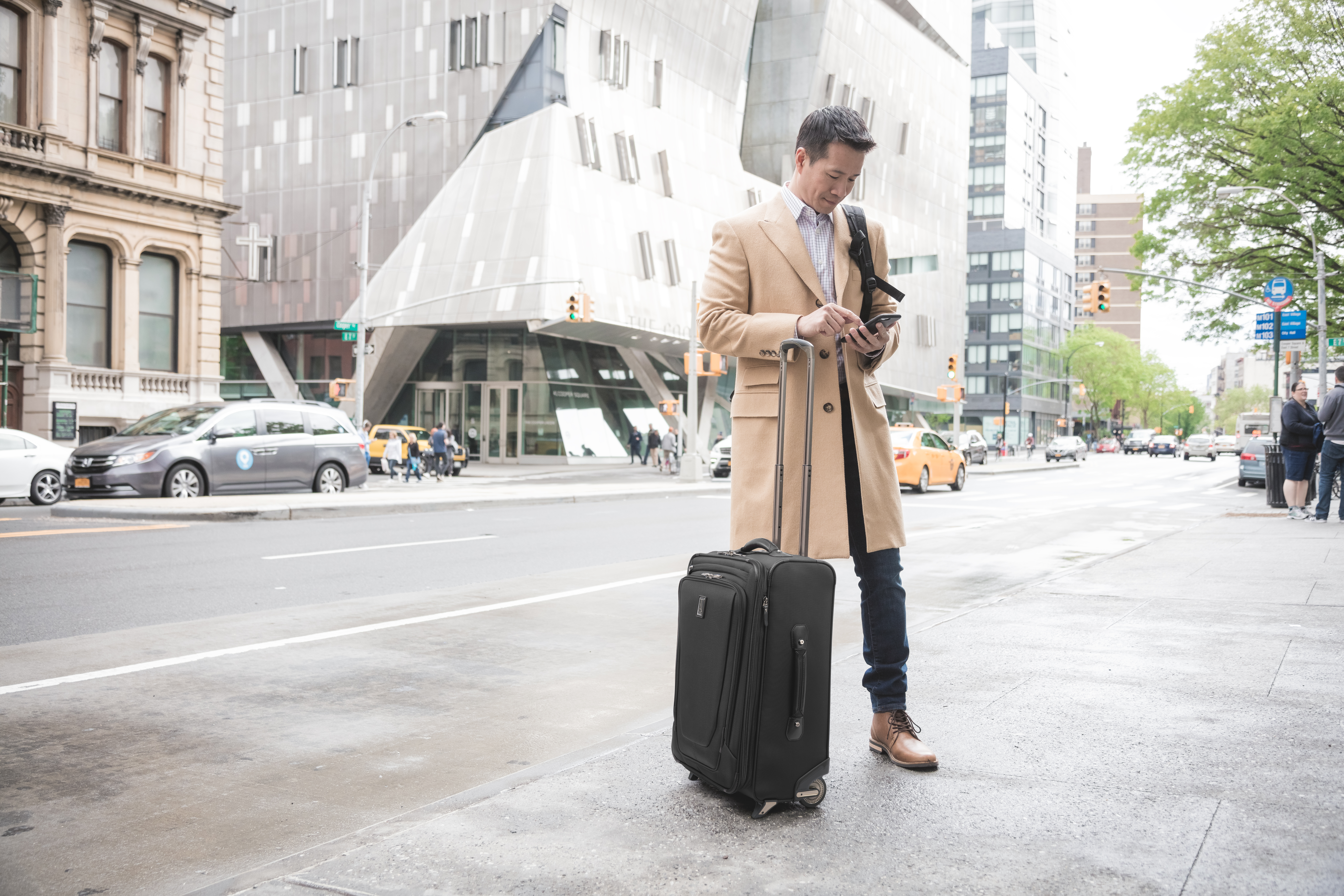 Travelpro Crew 11］出張ビジネスマンにおすすめのスーツケースは