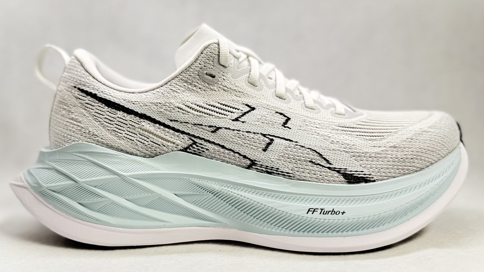 自費レビュー｜アシックス スーパーブラスト2 走行感・サイズ感・重さ