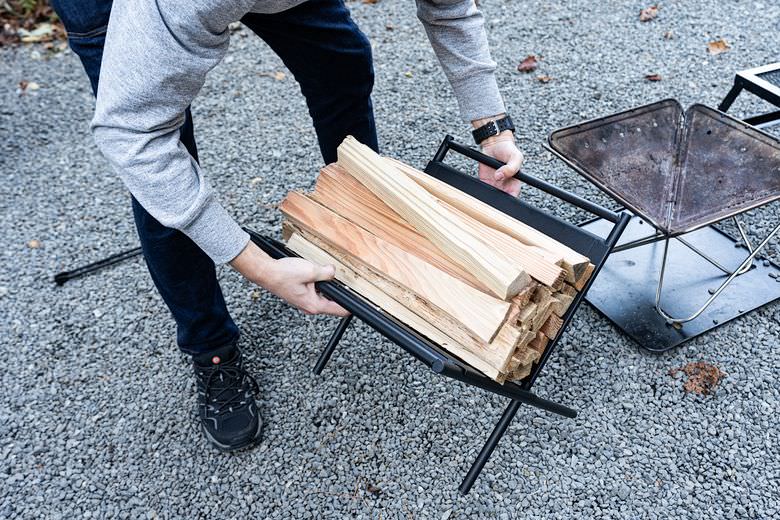 レビュー】尾上製作所×クイックキャンプのアイアン薪ラックがカッコ