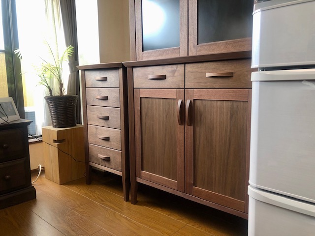 京都 北海道は旭川、北匠工房さんのTULANカップボードとチェストを納品