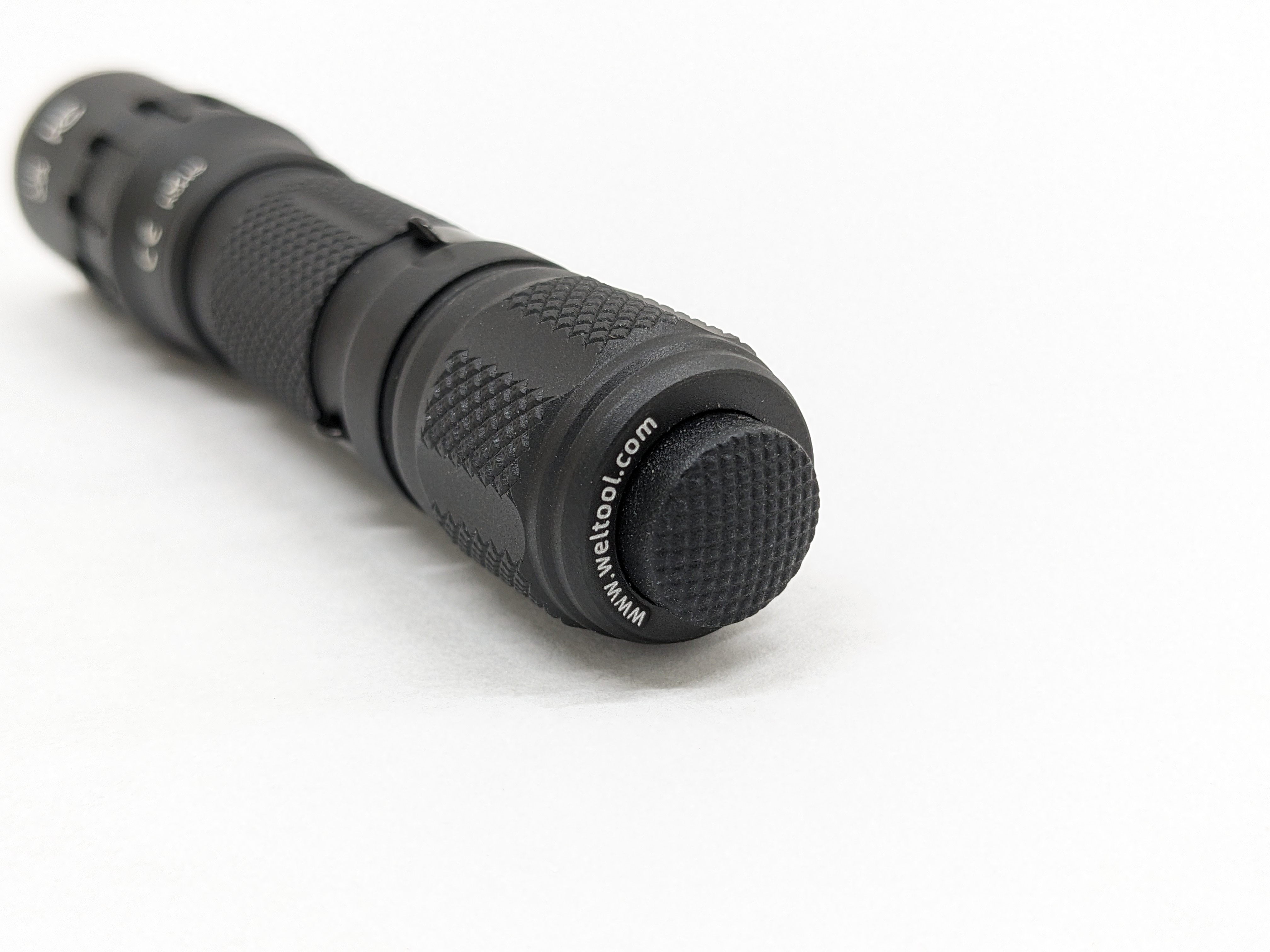 Weltool T1 Pro V2 Review – Wildly Throwy AA/14500 EDC Light