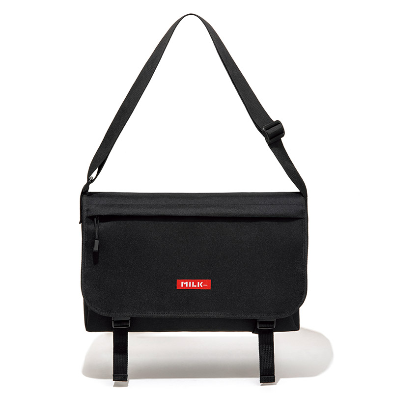 mini特別編集 MILKFED. SPECIAL BOOK Big Messenger Bag ＃RED│宝島社