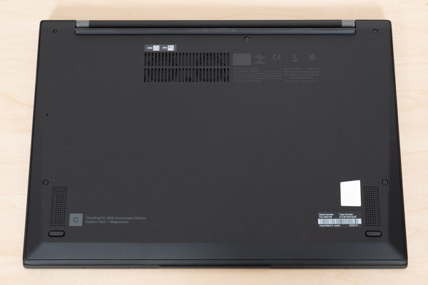 ThinkPad X1 Carbon Gen 10 30th Anniversary Edition の実機レビュー