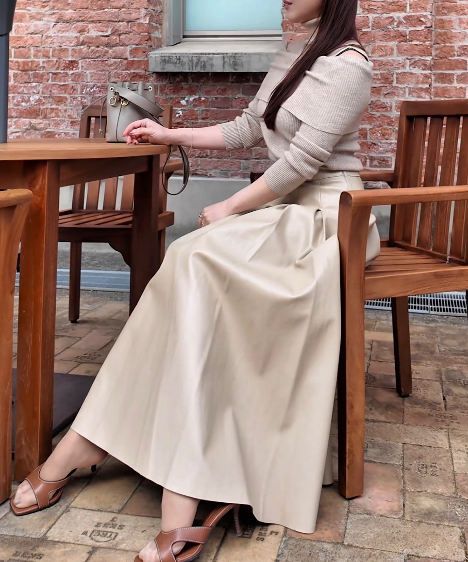 ヘップバーンレザーロングフレアスカート | THEODORIC.dy公式通販