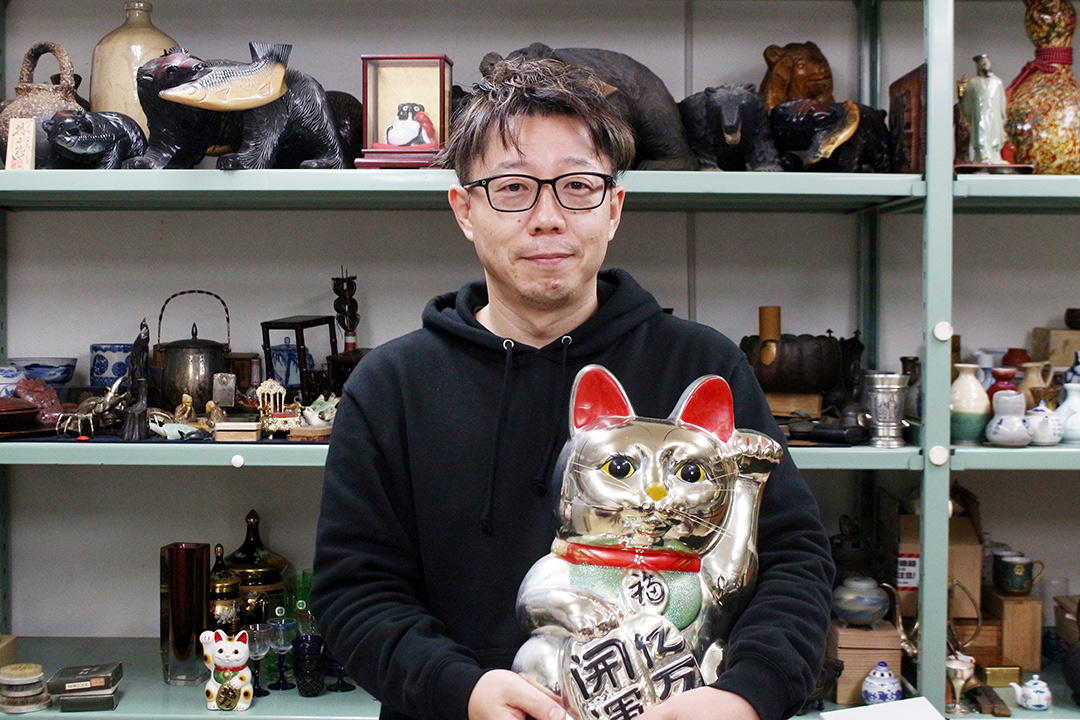 遺族に寄り添い、遺品と共に心も整理する遺品整理士「湊 理志