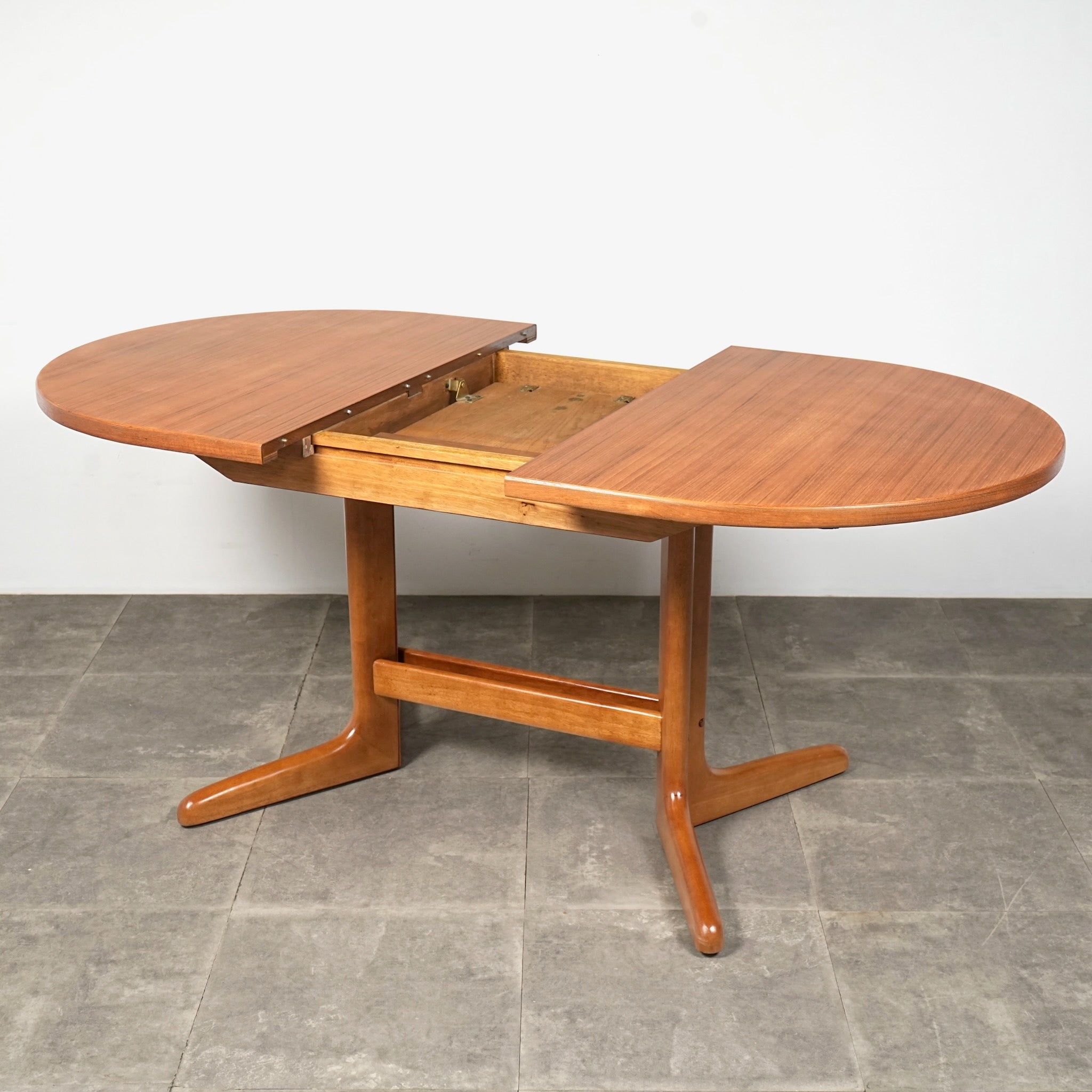 デンマークヴィンテージ ダイニングテーブル – TIME HYPE