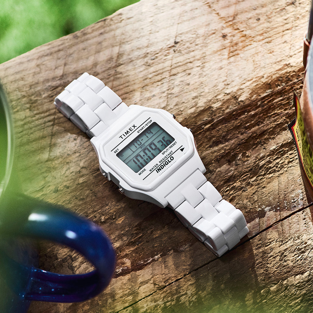 Classic Digital White TW2V20100 – TIMEX JAPAN