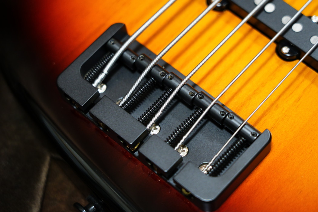 Wood Custom Guitars Vibe Standard 5 Sunburst / ベース専門店 タイズ