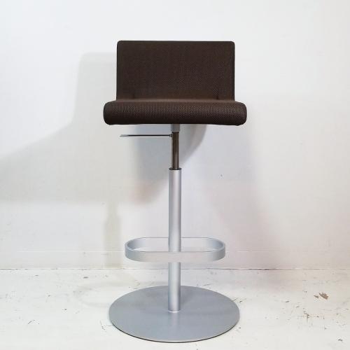 cassina ixc.】 ブーメラン カウンタースウィベルチェア｜中野区野方の