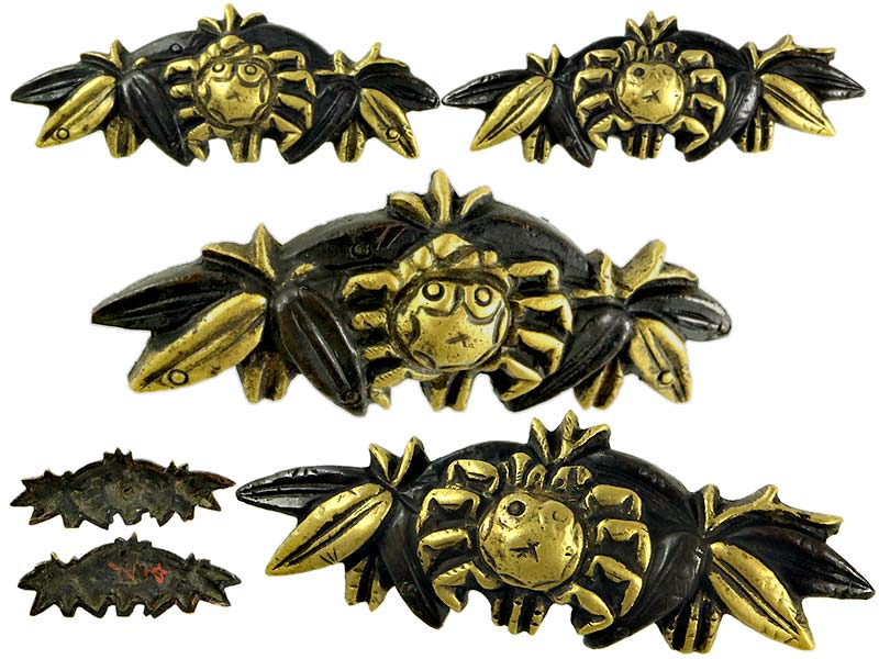 日本刀の目貫｜赤銅地根笹に蟹図｜日本刀専門店・東京【十拳-TOKKA-】