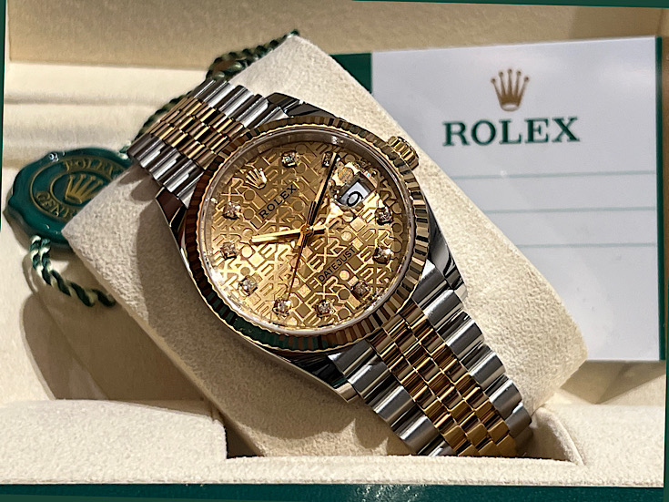 煌びやかなコンピューター文字盤 Ref.126233G | ロレックス専門店