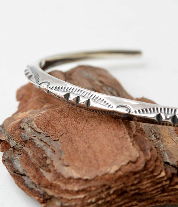 ラリースミス (LARRY SMITH) MEN'S EXTRA THIN TRIANGLE BRACELET