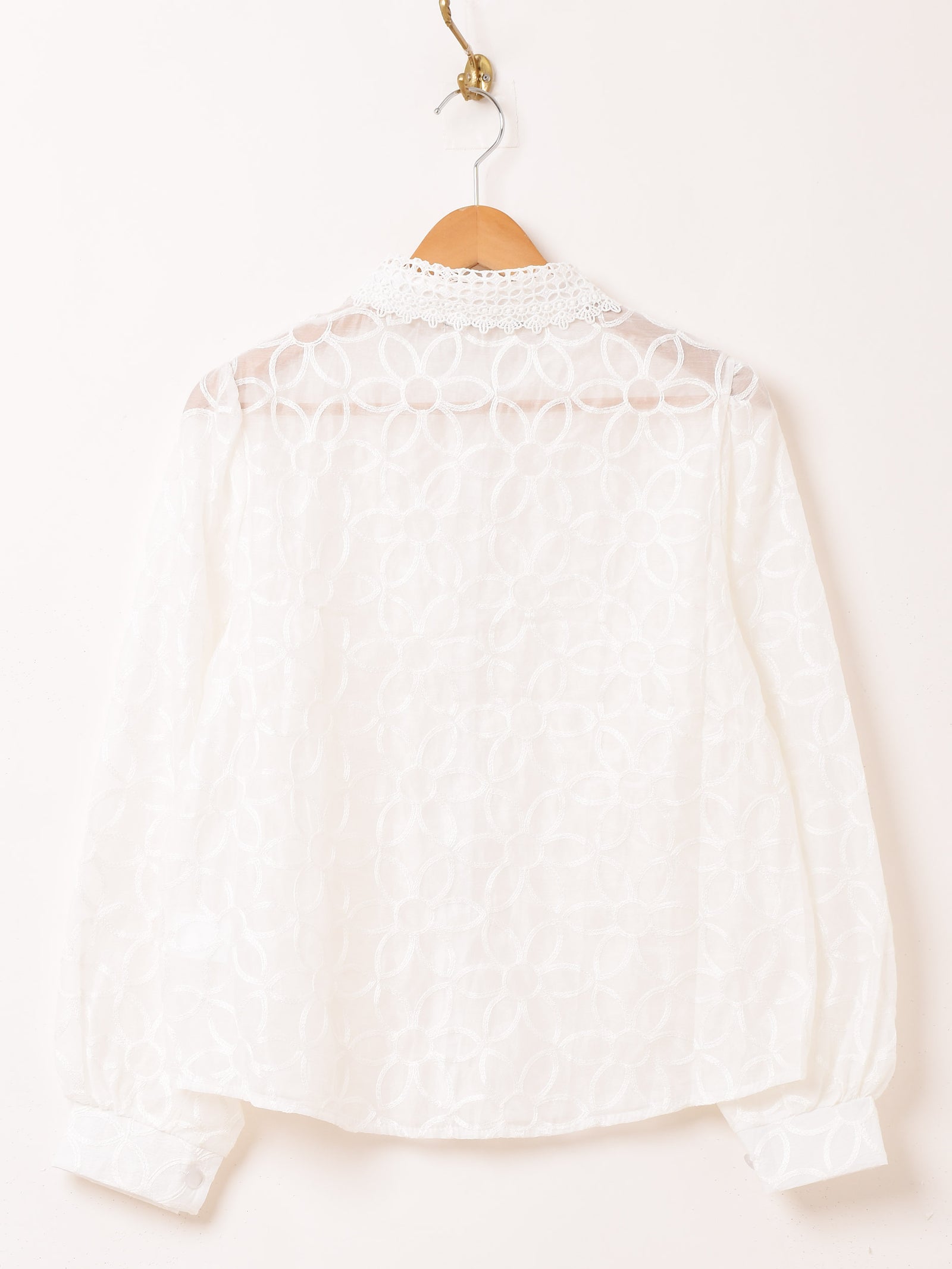 2色展開】Meridian 花刺繍 シアー 長袖ブラウス – 古着屋Top of the