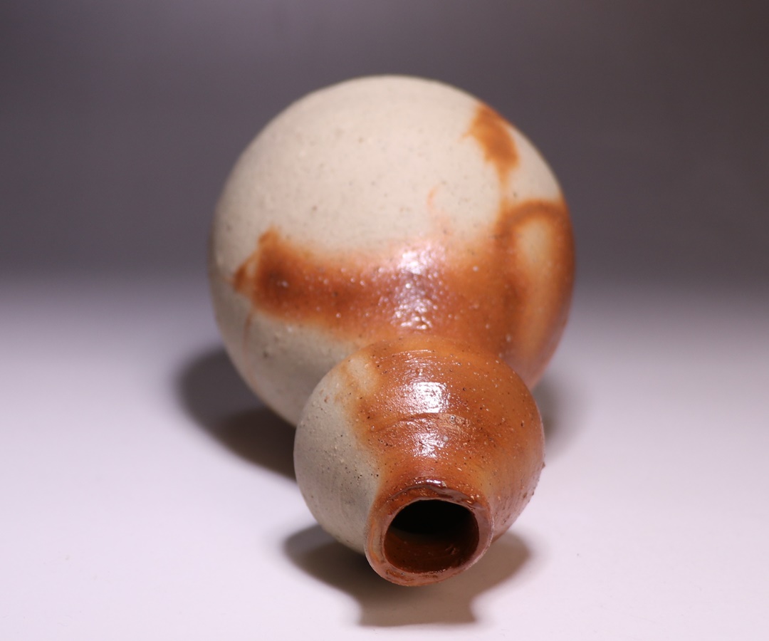 金重素山 作 「伊部火襷瓢形徳利」 ～備前焼専門卸小売店 川口陶楽苑～