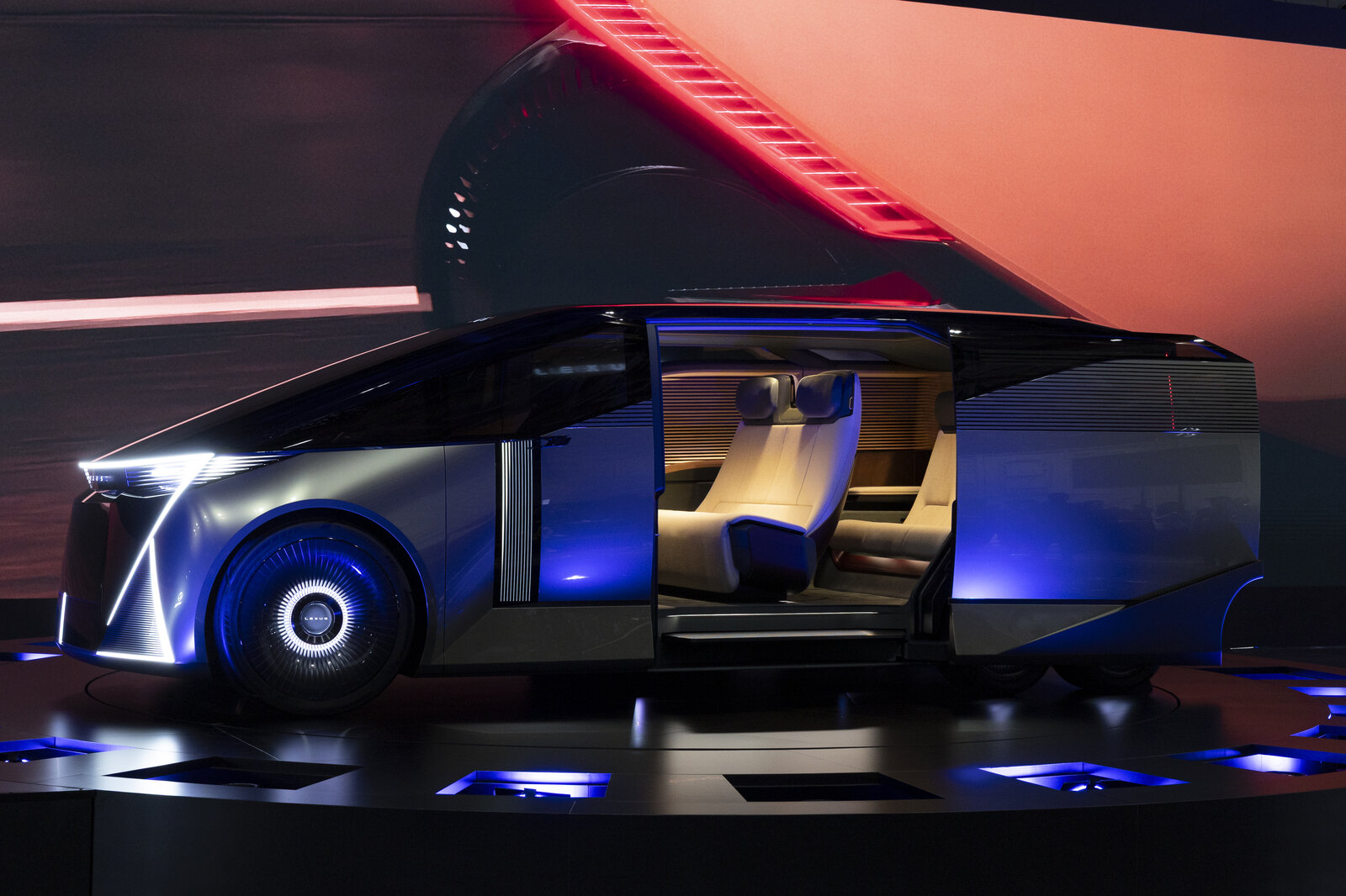 誰の真似もしないレクサスへ JMS 2025で見せるブランドの革新