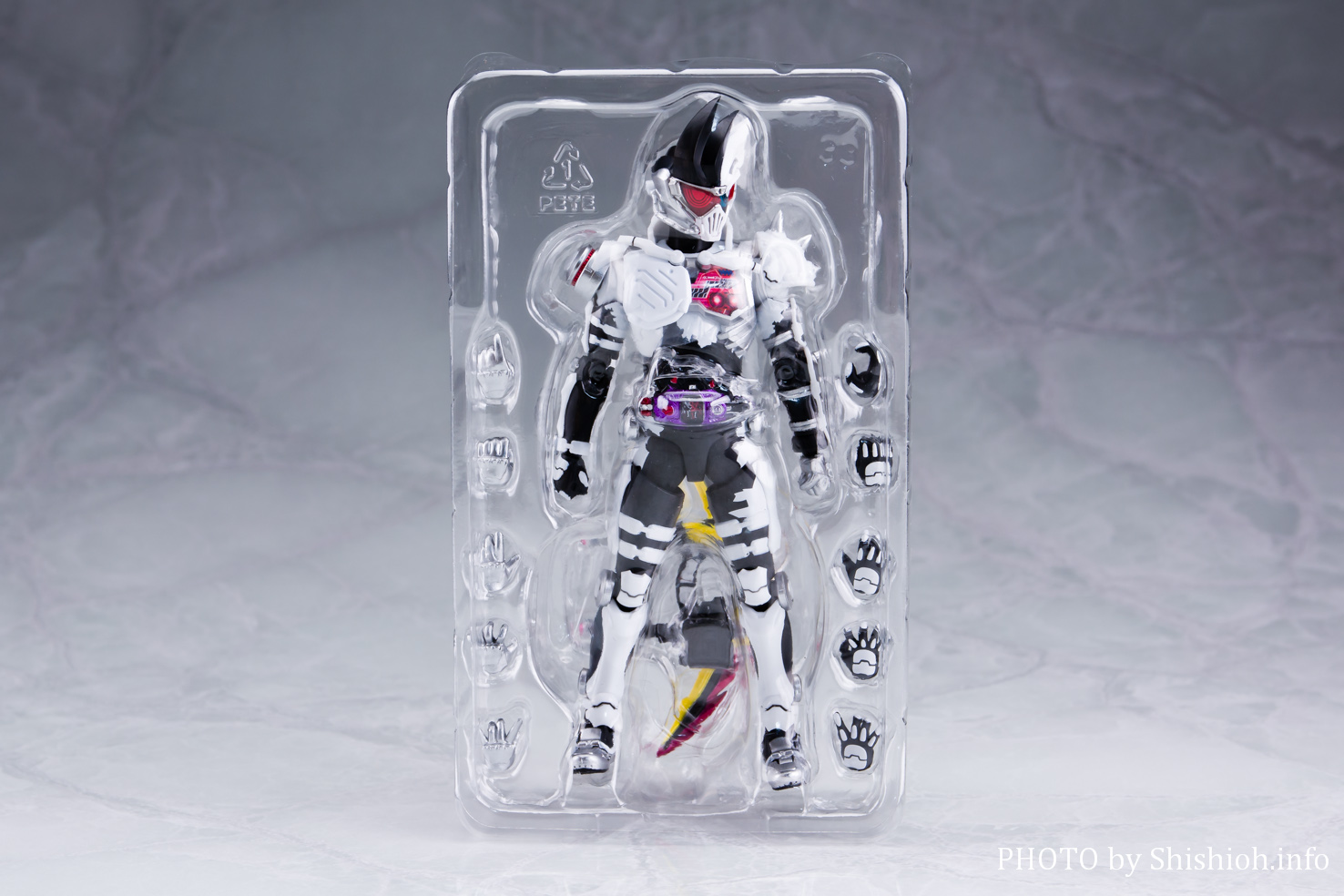 レビュー】S.H.Figuarts 仮面ライダーゲンム ゾンビゲーマー レベルX