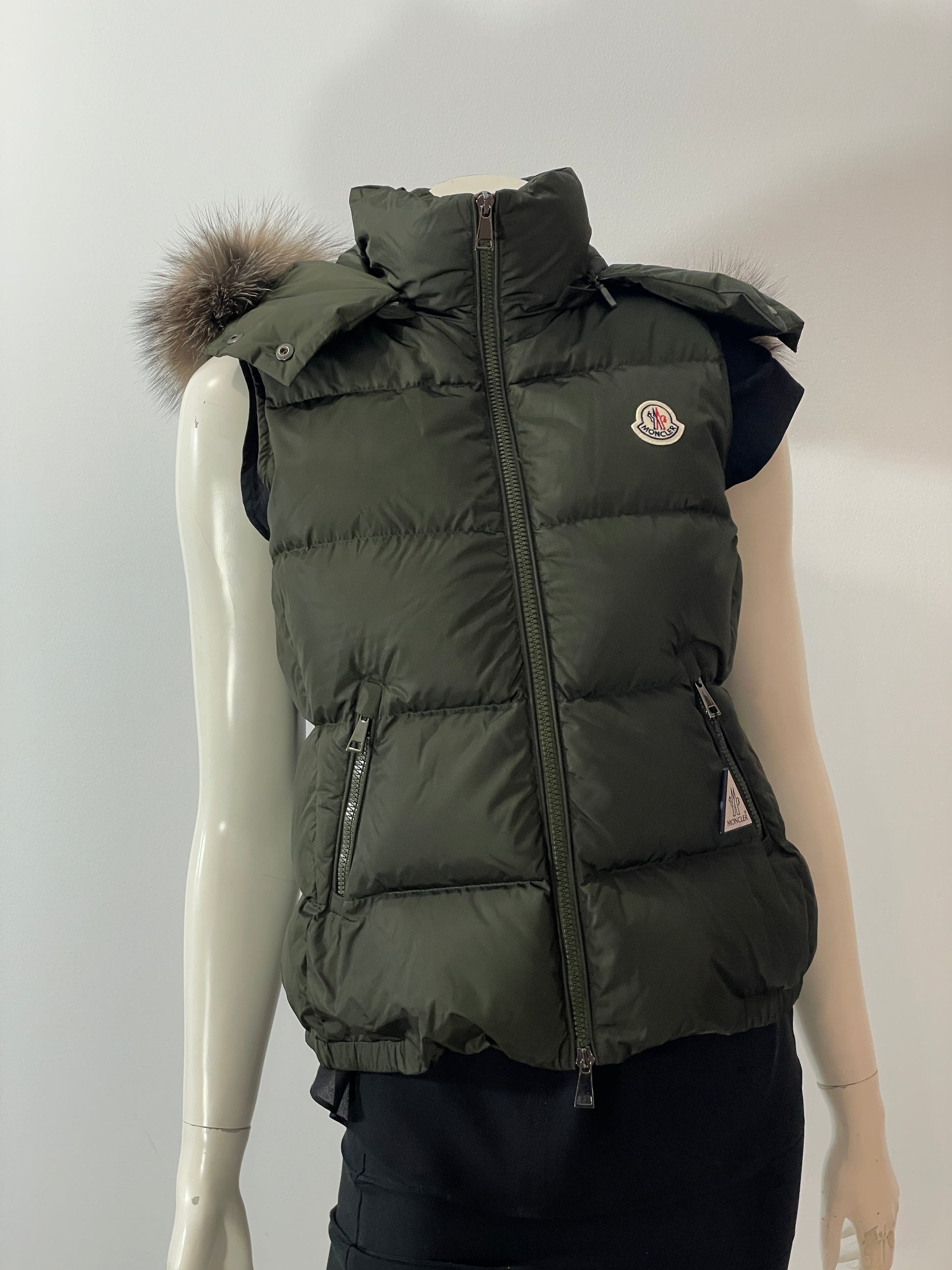Moncler Green Gallinule Hooded Down Vest – The Millionaires Closet