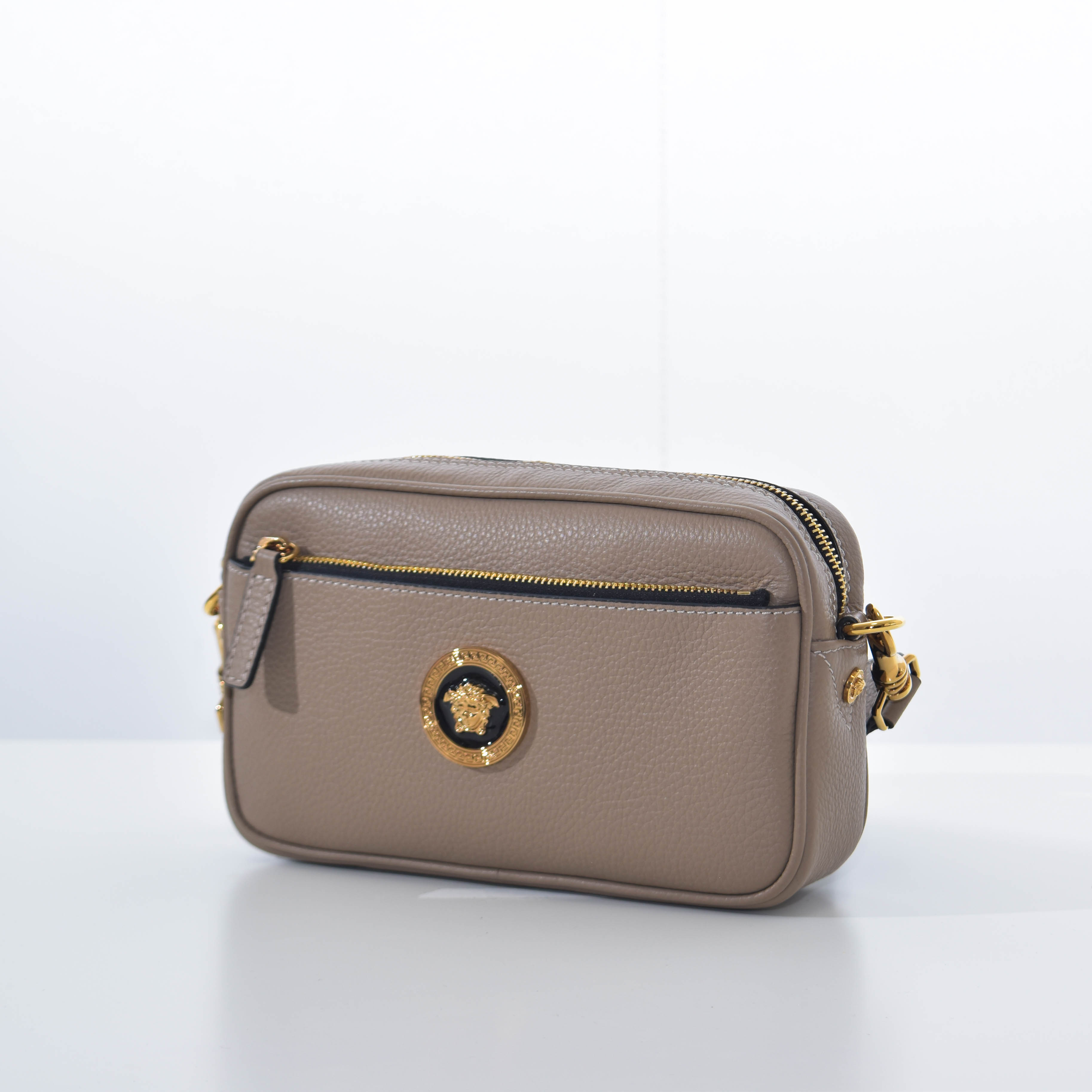 楽天市場】ヴェルサーチ バッグ ショルダーバッグ ボディバッグ 本革