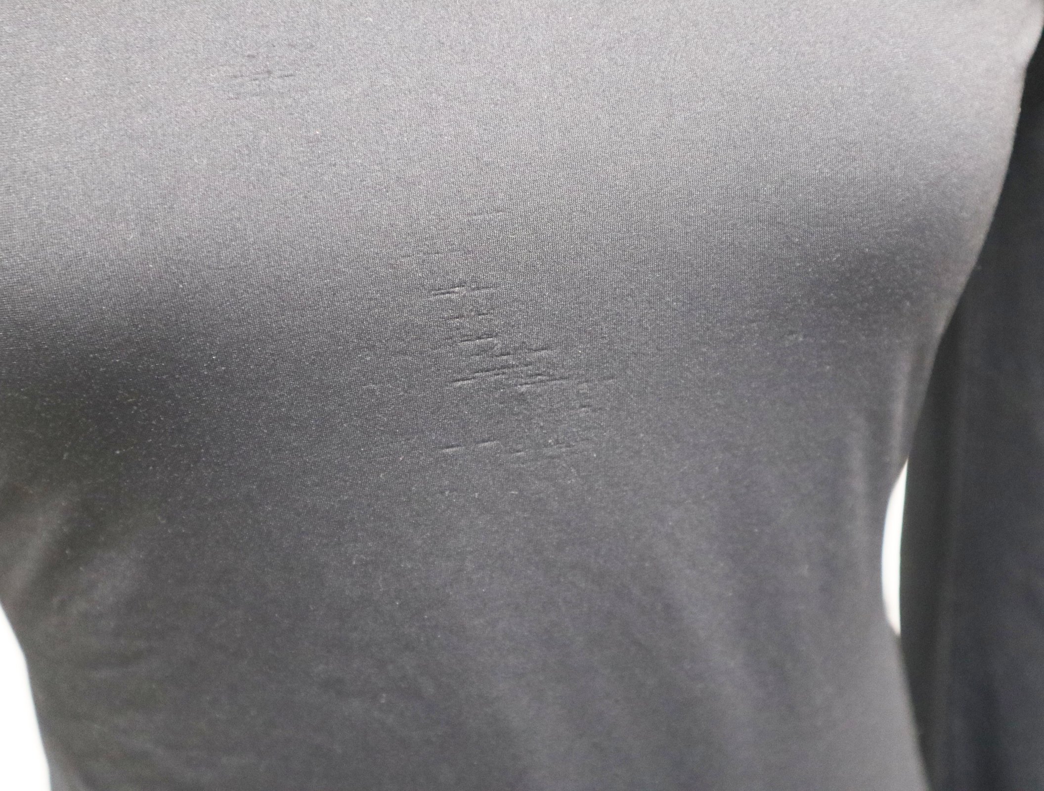 楽天市場】プラダ PRADA レザーロゴ ジャージー タートルネック 39528