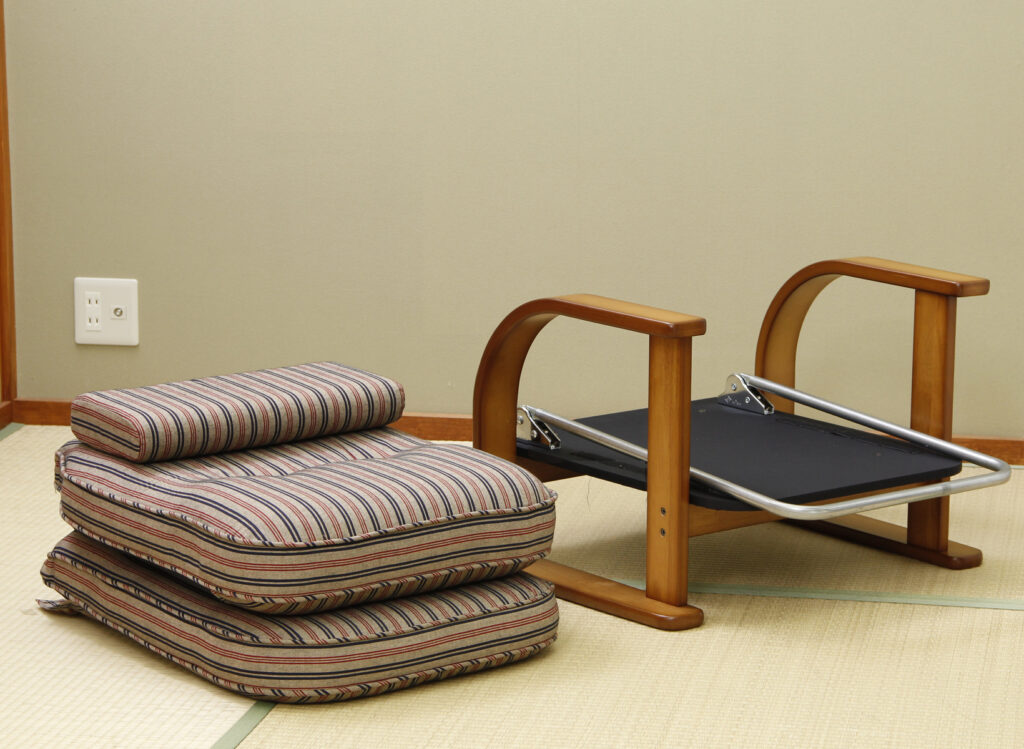 楽天市場】中居木工 肘付き高座椅子 「おやおもい」 リクライニング