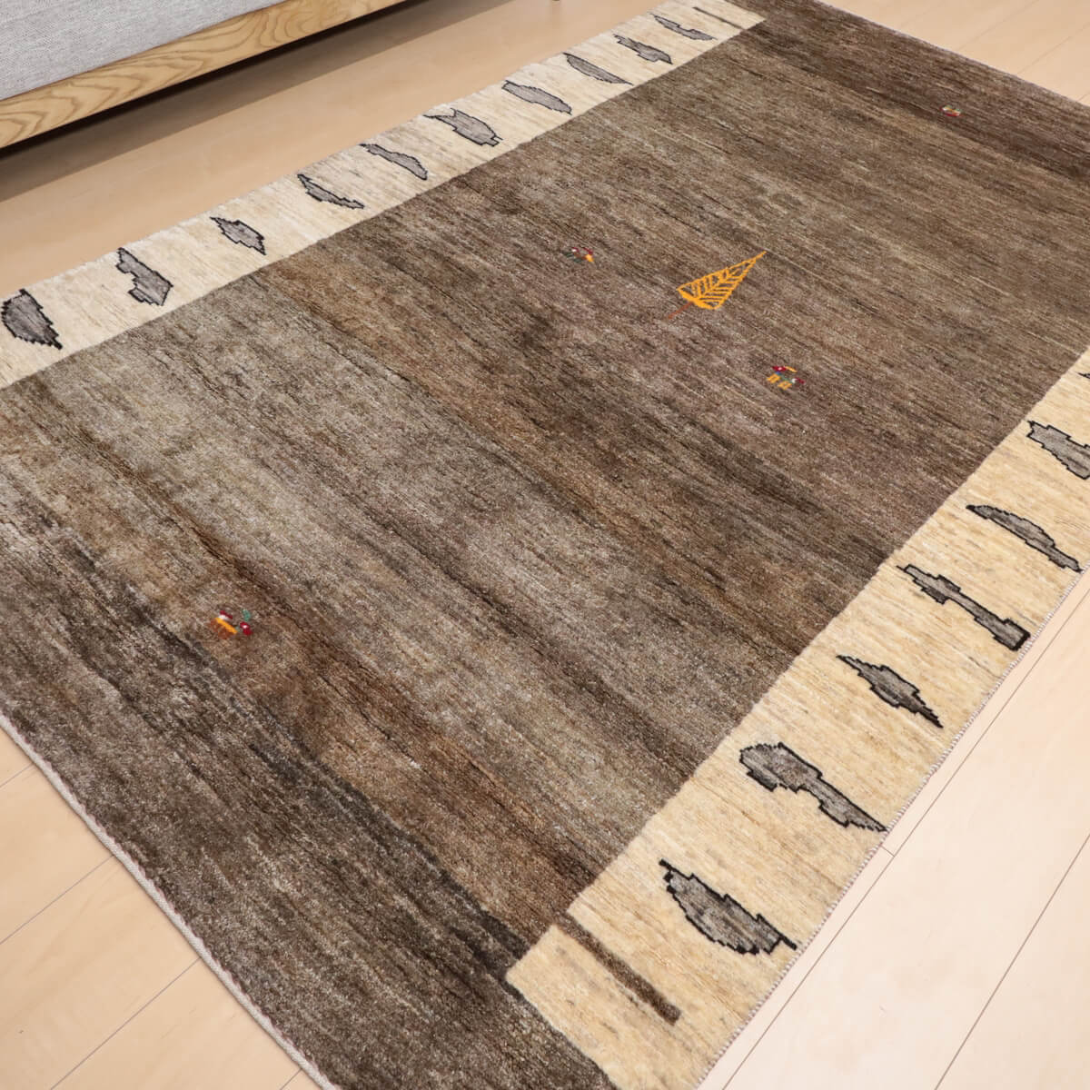 楽天市場】ギャッベ イラン製 246×148cm リビングサイズ 手織り