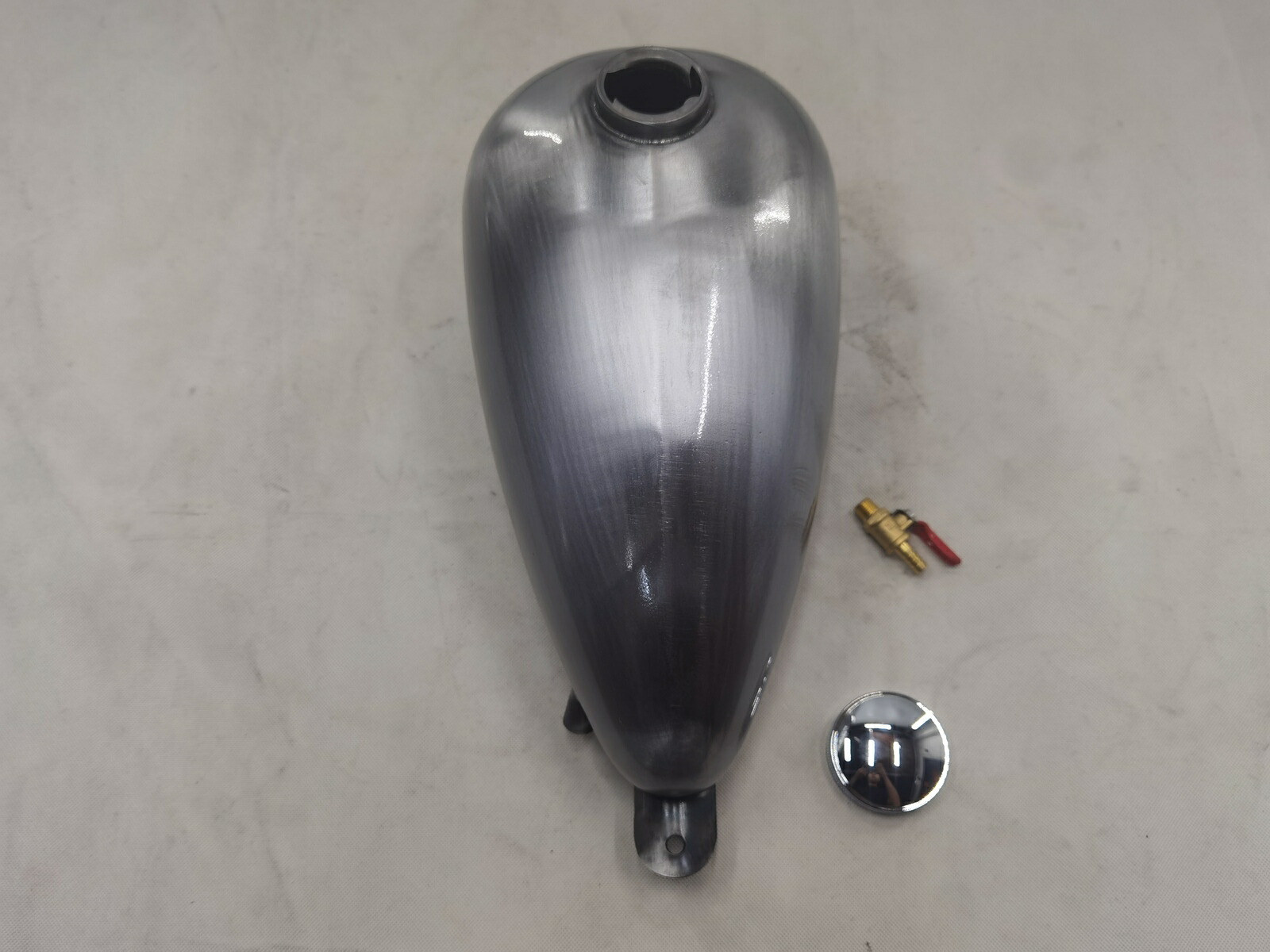 楽天市場】T-139 汎用 ハーレー用 9L マスタングタンク チョッパー