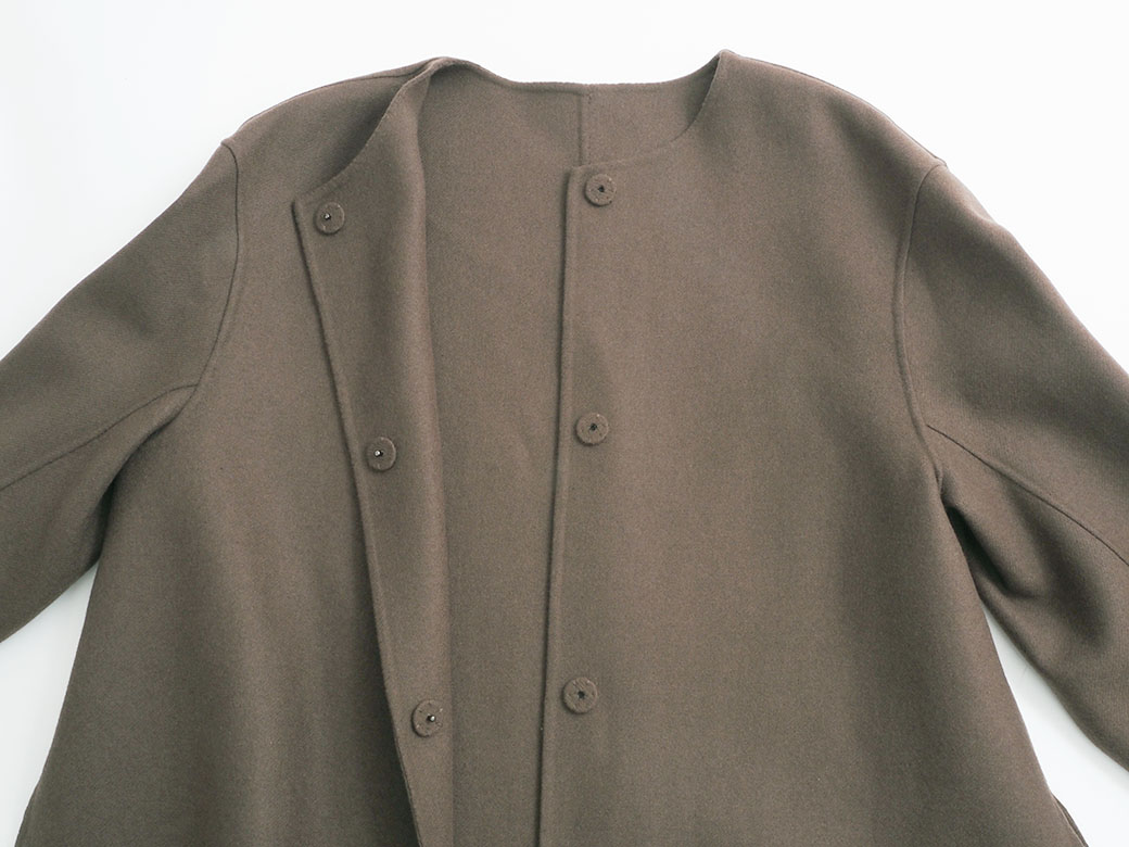 楽天市場】アドーア ライトリバーケープ付きノーカラージャケット