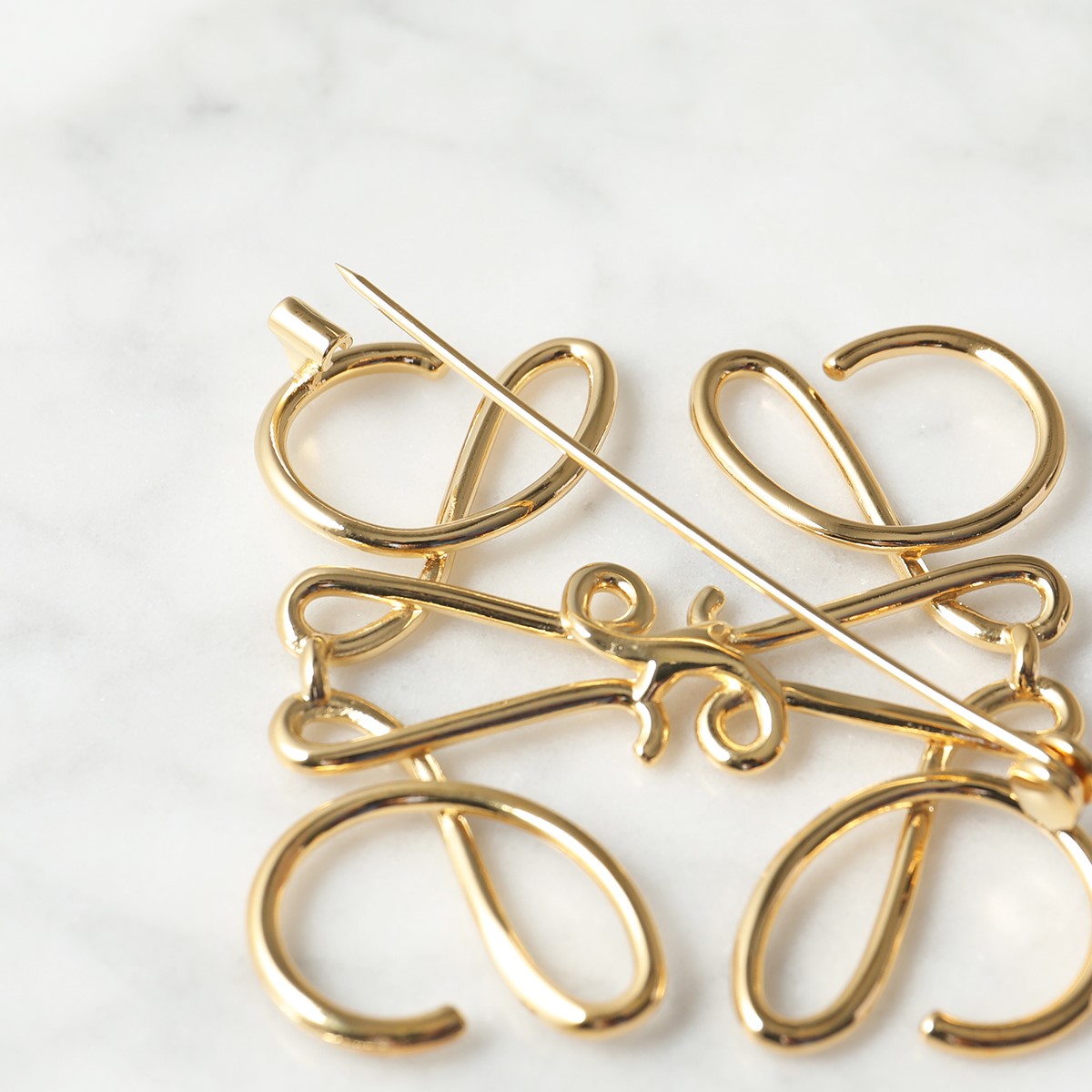 楽天市場】LOEWE ロエベ ブローチ ANAGRAM BROOCH 111.25.020 111.27