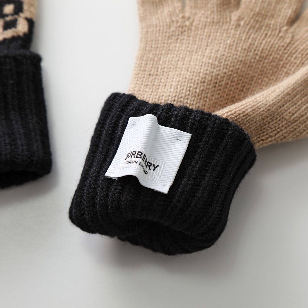 楽天市場】BURBERRY バーバリー 手袋 LG CORE CASHMERE GLOVE 8060107